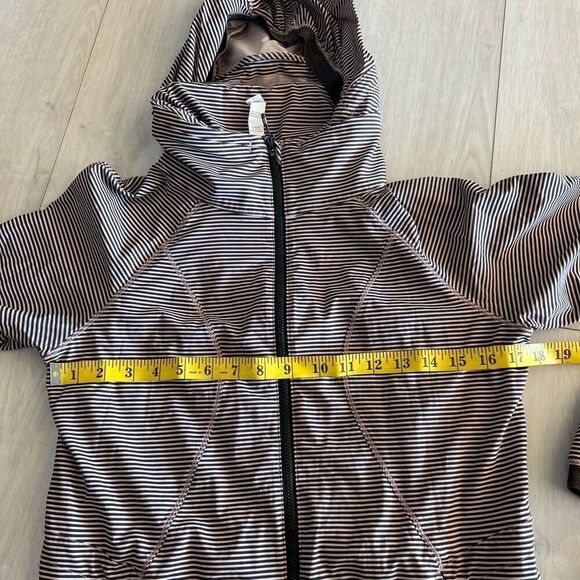 Lululemon Go The Distance Jacket Mini Pop Stripe Printed Mink Berry Black size 6 - Picture 5 of 11